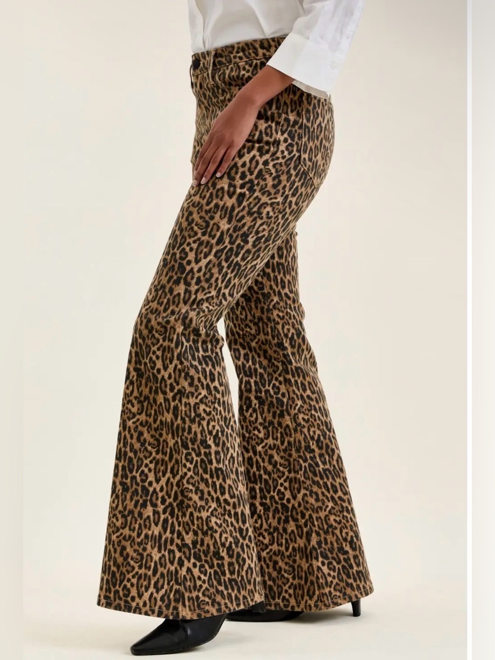 NWT Judy Blue Jaqueline Flare Jeans in Leopard Luxe - Picture 2 of 10